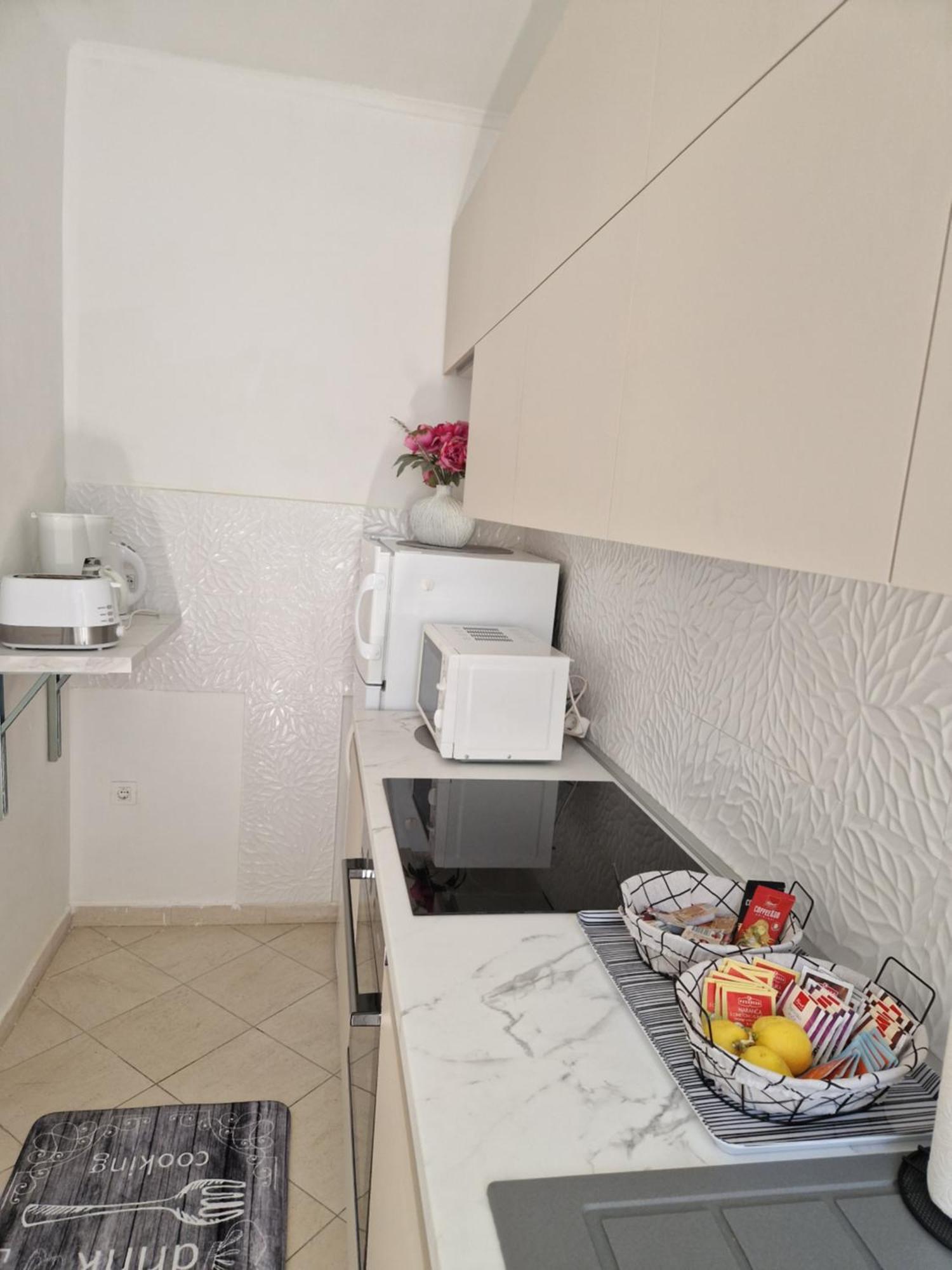 Spacious 4 Bedroom Appartement *